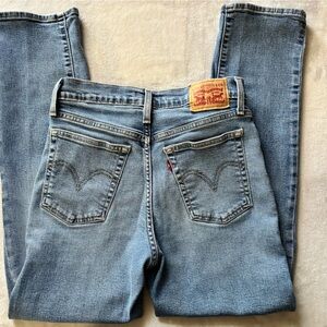 Levi's Women's Light Wash Wedgie Straight Jeans